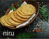 A picture of step 8 of Thattai / Rice crackers.