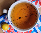 Foto del paso 3 de la receta: Infusión de tomillo 🍵 con miel y limón 🍯 🐝 🍋