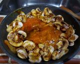 Foto del paso 2 de la receta: Filete de Pescado con Champiñones en salsa de Ciruelas