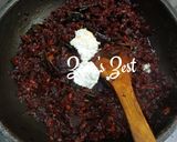 A picture of step 5 of Beetroot Thoran/Upperi.