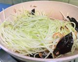 Foto langkah ke 2 dari resep Pepaya muda tumis daging.