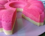 Foto langkah ke 2 dari resep Strawberry Ombre Cake Endesss (Steamed).