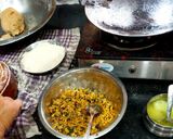 A picture of step 3 of Gobhi Paratha.