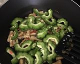 Foto langkah ke 2 dari resep Tumis pare tempe.