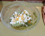 Foto del paso 2 de la receta: Guacamole con huevo