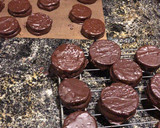 Foto del paso 8 de la receta: Alfajores chocolate tipo Havana