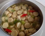 Foto langkah ke 5 dari resep Soup Ayam Sosis.
