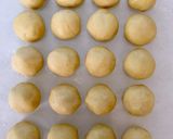 Foto langkah ke 4 dari resep Bakpia Isi Keju.