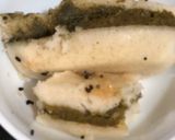 A picture of step 5 of Semolina Sandwich Dhokla.