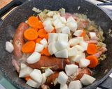 Une image de l'étape 20 de Potée aux saucisses fumées, lard et légumes.