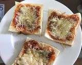 Hình bước làm 4 của món Pizza mini đơn giản