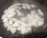 A picture of step 3 of Washoku Recipe - Yellowtale with Daikon raddish (Buri-Daikon).