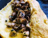 Une image de l'étape 3 de Omelette roulée aux champignons.