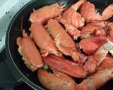 Foto del paso 10 de la receta: Arroz caldoso de bogavantes y langostinos al whisky con coquinas al ajillo