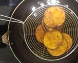 Bengali Begun Bhaja. கத்திரிக்காய் வறுவல் 😜 (Kathirikaai varuval recipe in tamil) ரெசிபி ஸ்டேப் 3 புகைப்படம்