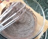 A picture of step 4 of Kitkat choco waffer cake.