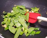 Foto del paso 3 de la receta: Gambas al jengibre y verduras al wok