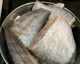 Hình bước làm 2 của món Gỏi Xoài Khô Cá Sặc