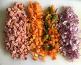 Foto del paso 1 de la receta: Majadito de carne y calabresa