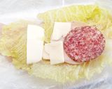Kelkáposztás-sajtos csirkemell csiga recept fázis 3 fotója