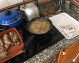 Foto del paso 2 de la receta: Manitas de cerdo gratinadas