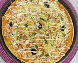 صورة لخطوة 2 من وصفة بيتزا بعجينة المايونيز 🍕🍕
