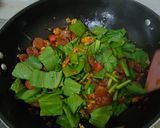 Foto langkah ke 5 dari resep Mie Goreng Sosis.