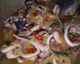 Foto langkah ke 3 dari resep Cumi Saus Tiram.