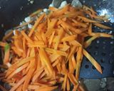 Foto langkah ke 5 dari resep Chinese Fried Noodles|| Mie Panjang Umur.