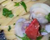 A picture of step 6 of Linguine with Clams (Lupini).