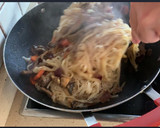 Foto del paso 8 de la receta: Noodles de arroz con ternera y champiñones