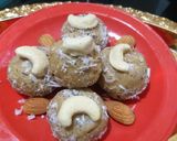 A picture of step 5 of Oats laddu.