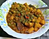 A picture of step 4 of Kasuri Aloo Matar (Potato Peas Curry with Fenugreek Leaves).