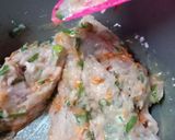 Foto langkah ke 2 dari resep Gohyong ayam udang.