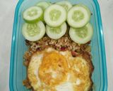 Foto langkah ke 3 dari resep Nasi Goreng Spesial Sosis Bakso.