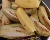 રીંગણા બટાકાનું શાક (Ringan Bataka Shak Recipe In Gujarati) રેસીપી સ્ટેપ1ફોટો