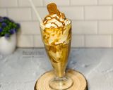 A picture of step 7 of Biscoff milkshake.