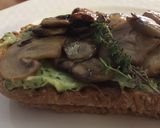 Foto del passaggio 5 della ricetta Crostoni alla crema di zucchine e funghi champignons