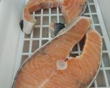 Foto del paso 1 de la receta: Salmón con calabacín y garbanzos