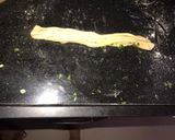 A picture of step 6 of Green chilli and garlic laccha paratha.