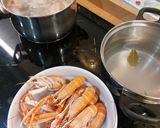 Foto del paso 3 de la receta: Espaguetis con cigalas frescas y salsa marinera