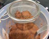 Hình bước làm 3 của món Tiramisu với bánh quy Coffee Joy và sữa chua