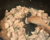 Foto langkah ke 2 dari resep Sup Sosis Ayam Makaroni.