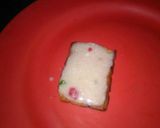 A picture of step 4 of Sweet cream biscut sandwich.