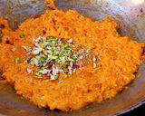 A picture of step 4 of Gajar Halwa with Honey.