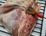 Foto del paso 5 de la receta: Lechoncito (cuarto trasero) al horno
