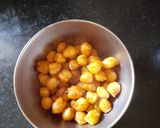 A picture of step 4 of Chole Masala Trio.