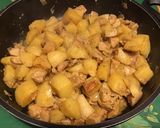 Une image de l'étape 16 de Sauté de porc aux pommes de terre et coing.