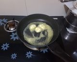 Foto langkah ke 3 dari resep Omelette Keju.