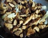 Foto langkah ke 5 dari resep Shiitake Tumis Kecap.